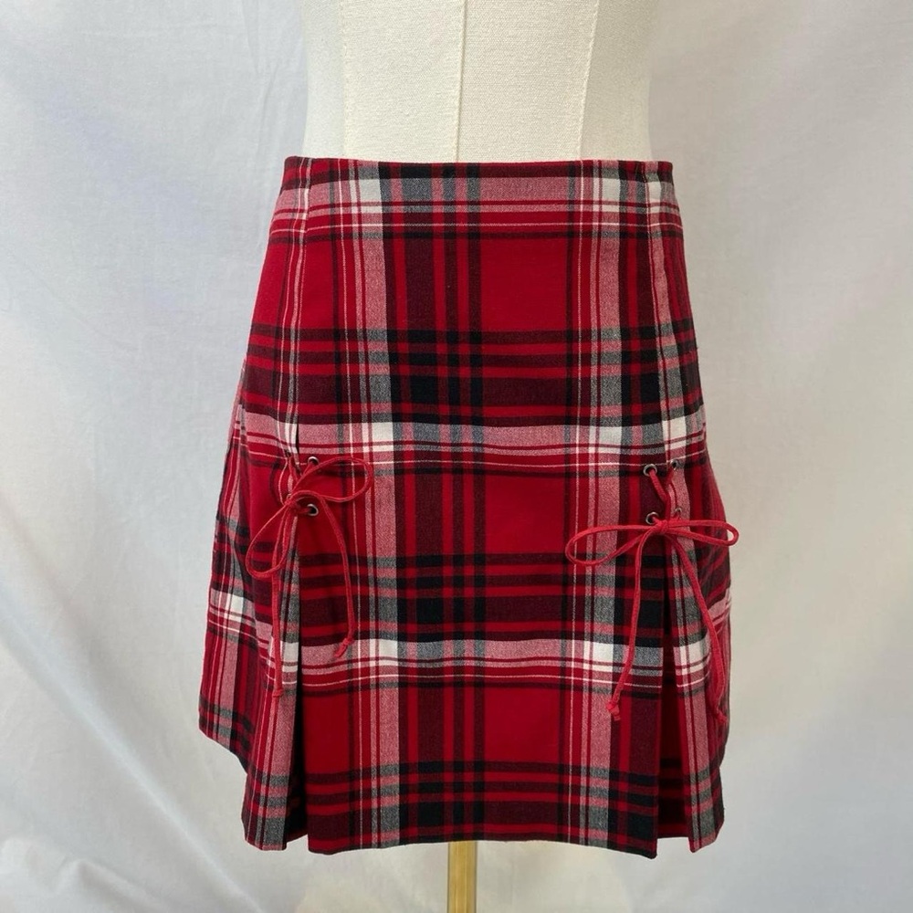 My‎ Michelle red and black plaid mini skirt size 8 y2k grunge goth preppy